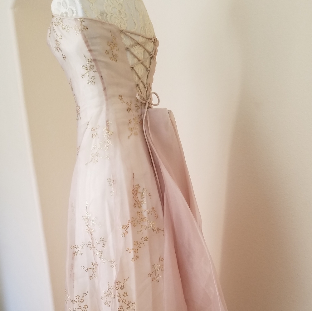 Gown - Picture 2 of 4